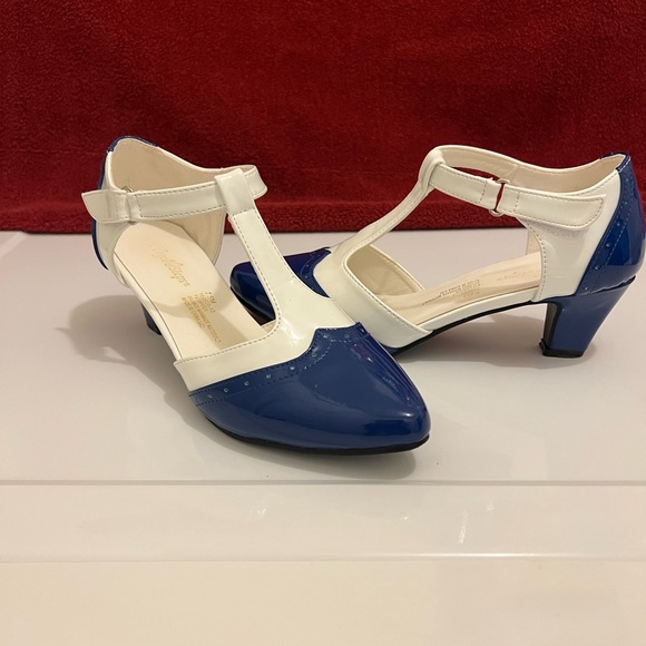 Angel Steps Layla T-Strap, Royal Blue/White Patent shoes; Size 7.5 Medium - Picture 11 of 12